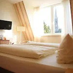 Loewengarten 4*