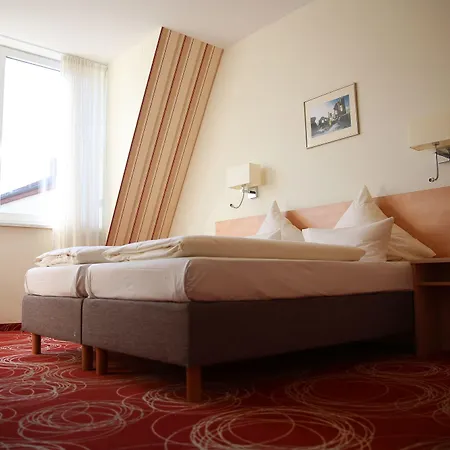 Loewengarten 4* شباير