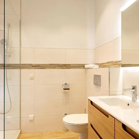 فندق Loewengarten 4*
