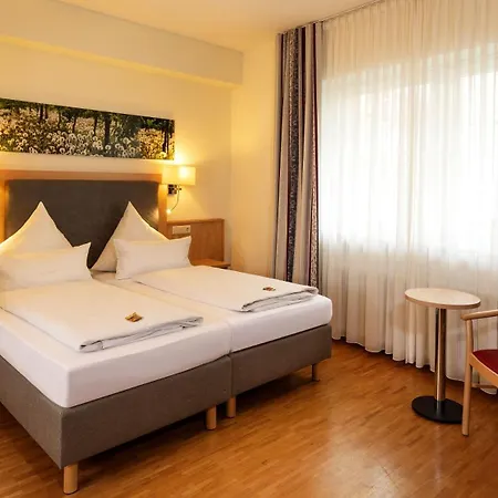 Loewengarten فندق 4*