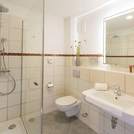 Loewengarten 4* شباير