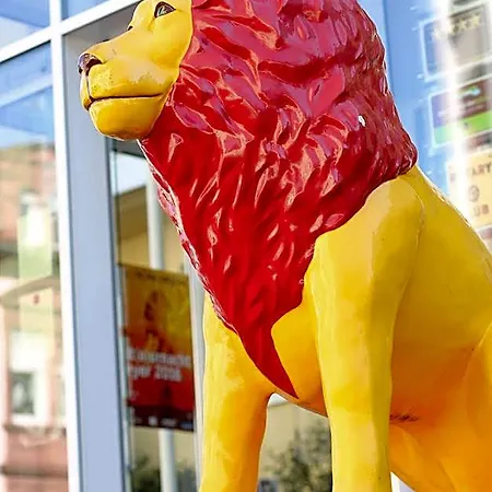 Loewengarten 4*