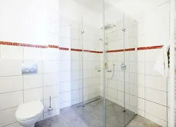 Löwengarten 4*