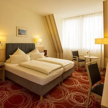 فندق Loewengarten 4*