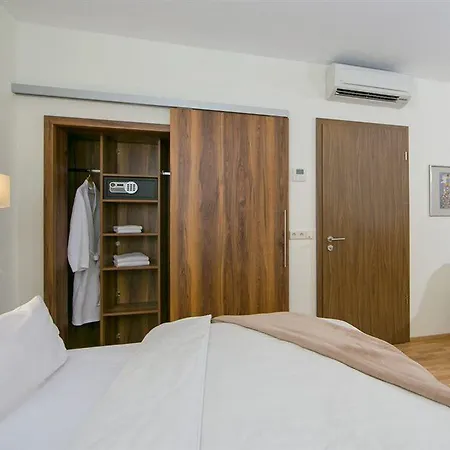 Loewengarten 4* شباير